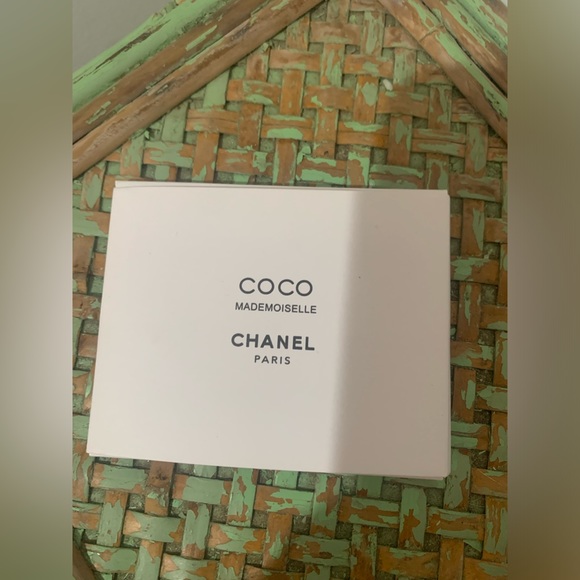 - Brand New Chanel Beauty Coco Mademoiselle Gold Hair Clips - Picture 4 of 5